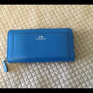 Coach Accordion Zipper Wallet F56277